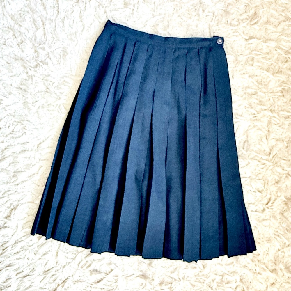 Vintage, knife pleat, knee length skirt